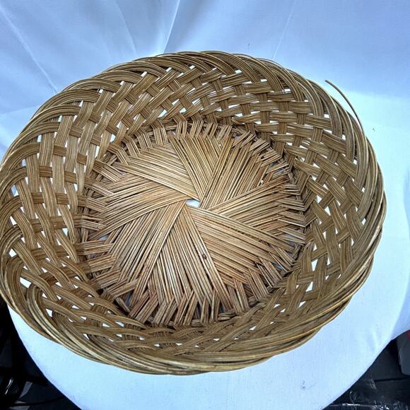 Wicker 12" round Basket 4" high Vintage 1" lip at bottom - Picture 3 of 5